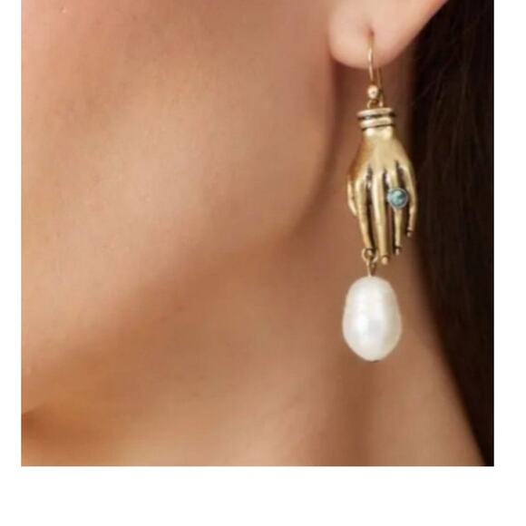 Tory Burch hand drop pearl statement logo drop earrings - Picture 7 of 7